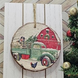 Classic Green Truck Farm Dog/Chicken Wooden Disk Holly Ornament/Gift Tag, 4 inch